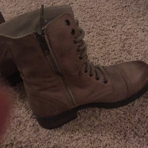 💋NWOT💋Steve Madden Combat Boots - Picture 3 of 3